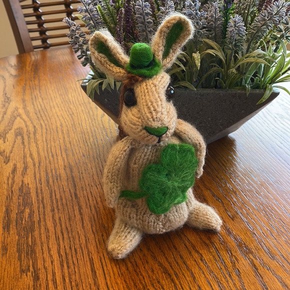 Hand crafted knit and needle felted Lucky charm shamrock bunny - Picture 8 of 14